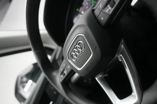 Audi Q5 view 23