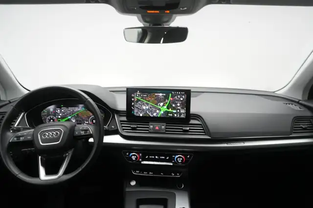 Audi Q5 view 13