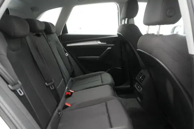 Audi Q5 view 7