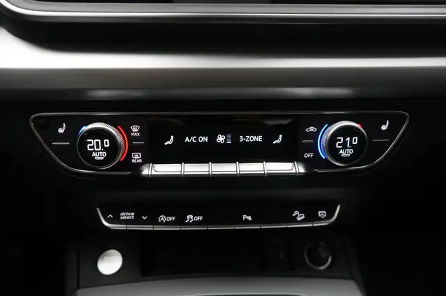 Audi Q5 view 14