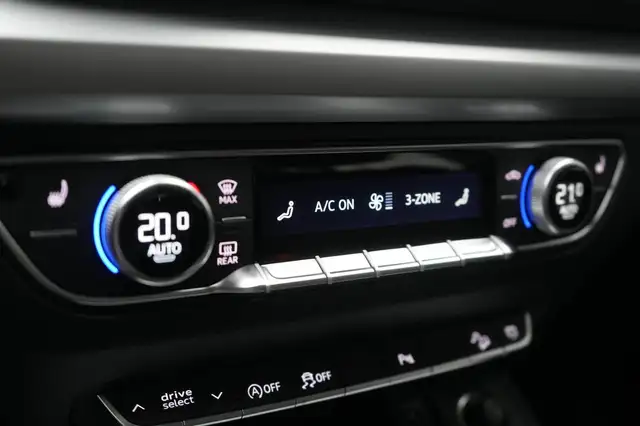 Audi Q5 view 15
