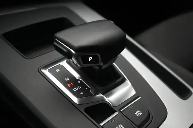 Audi Q5 view 16