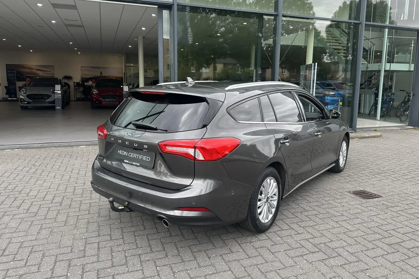 Ford Focus Wagon 1.0 EcoBoost Titanium Business | Winter Pack Grigio - 2