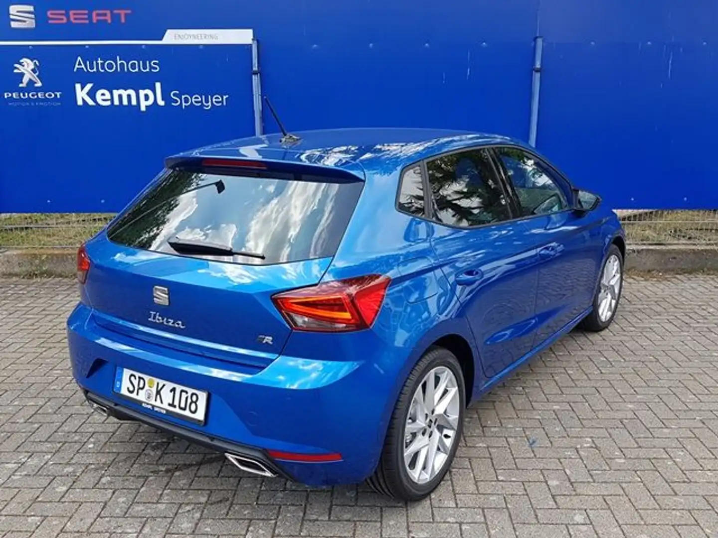 SEAT Ibiza 1.0 TSI S&S DSG FR Blau - 2