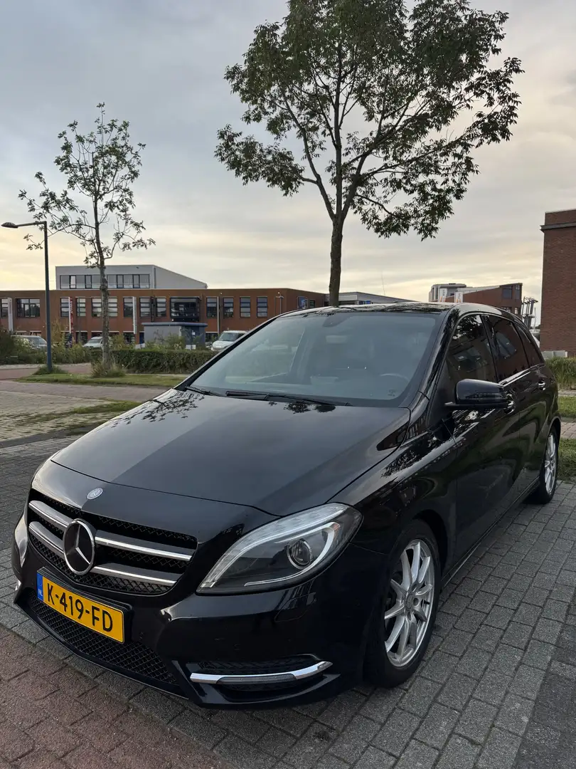 Mercedes-Benz B 220 4Matic Prestige Parkeerassistent PDC Cruise AUT Zwart - 1