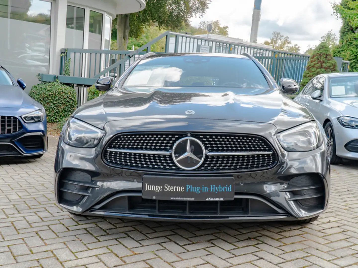 Mercedes-Benz E 300 de T AMG-Sport/360/Pano/AHK/Night/Distr/18 Gris - 2