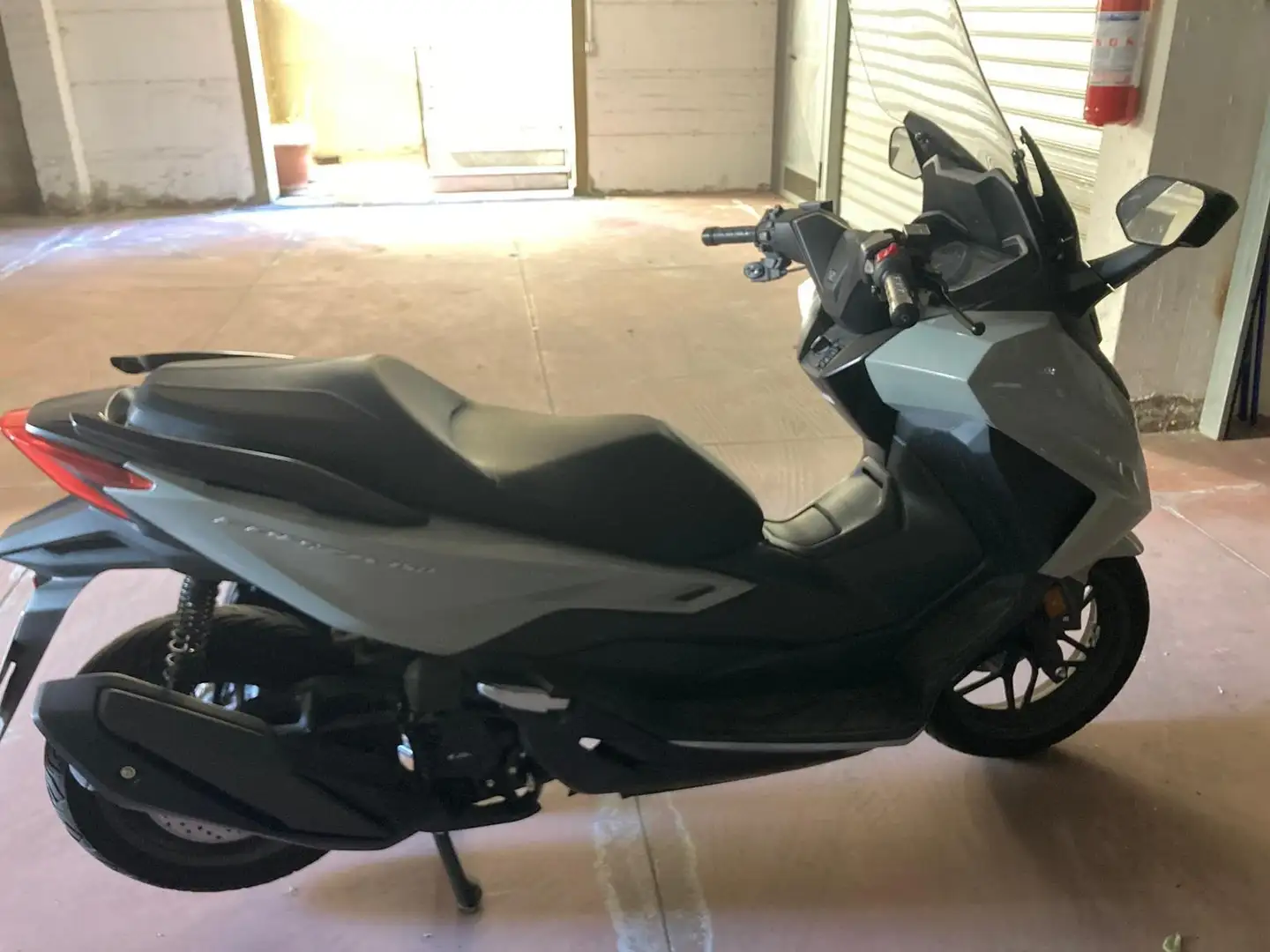 Honda Forza 350 Grau - 2