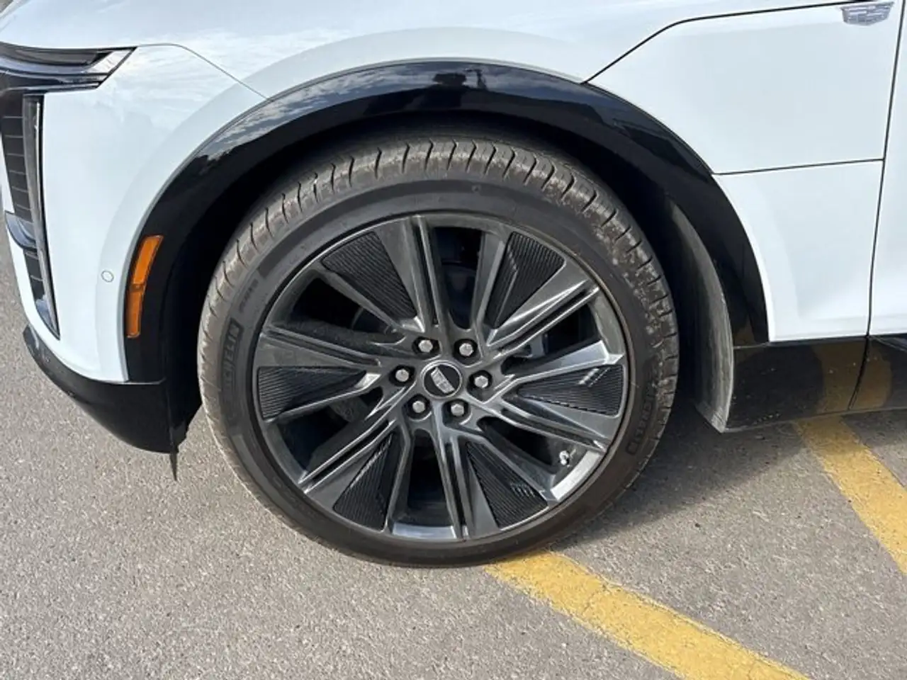 Cadillac Lyriq снимка Cadillac Lyriq