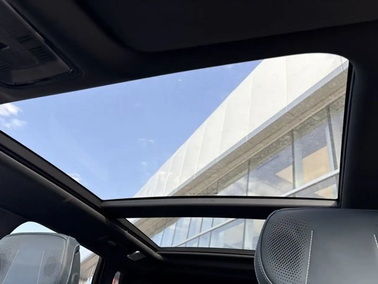 Cadillac Lyriq снимка Cadillac Lyriq