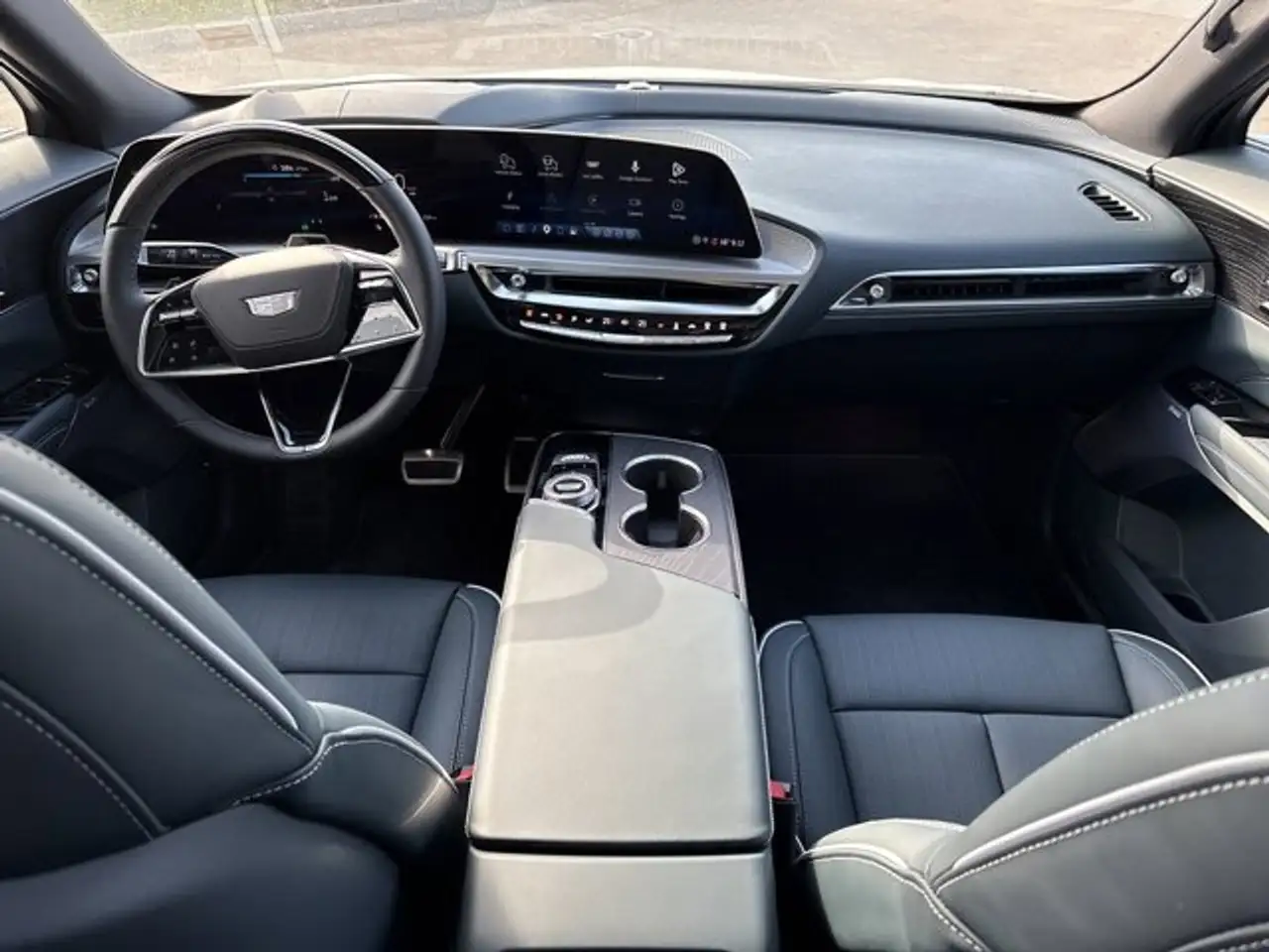 Cadillac Lyriq снимка Cadillac Lyriq