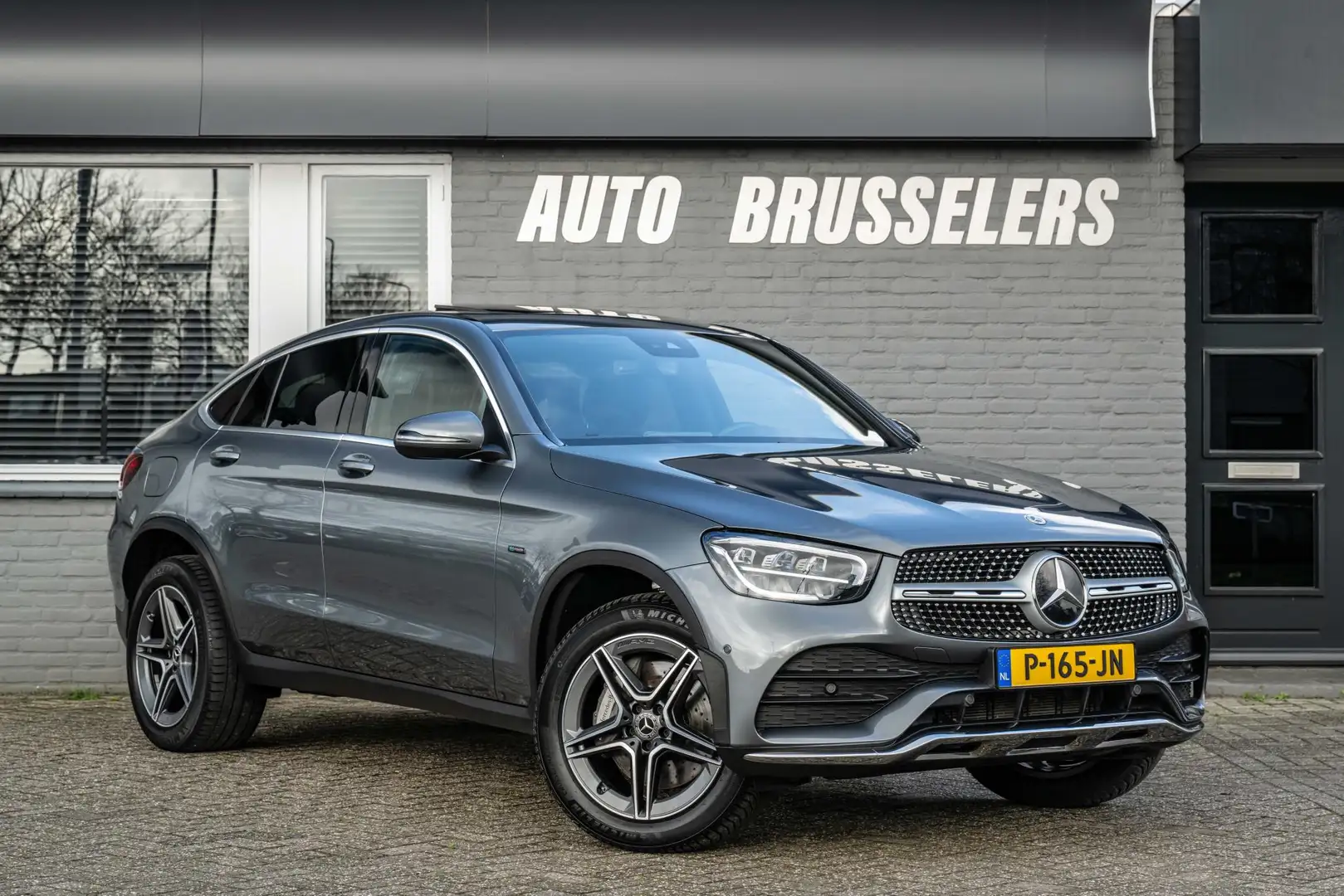 Mercedes-Benz GLC 300 Coupé 300e 4MATIC Business Solution AMG Nieuwstaat Grau - 1