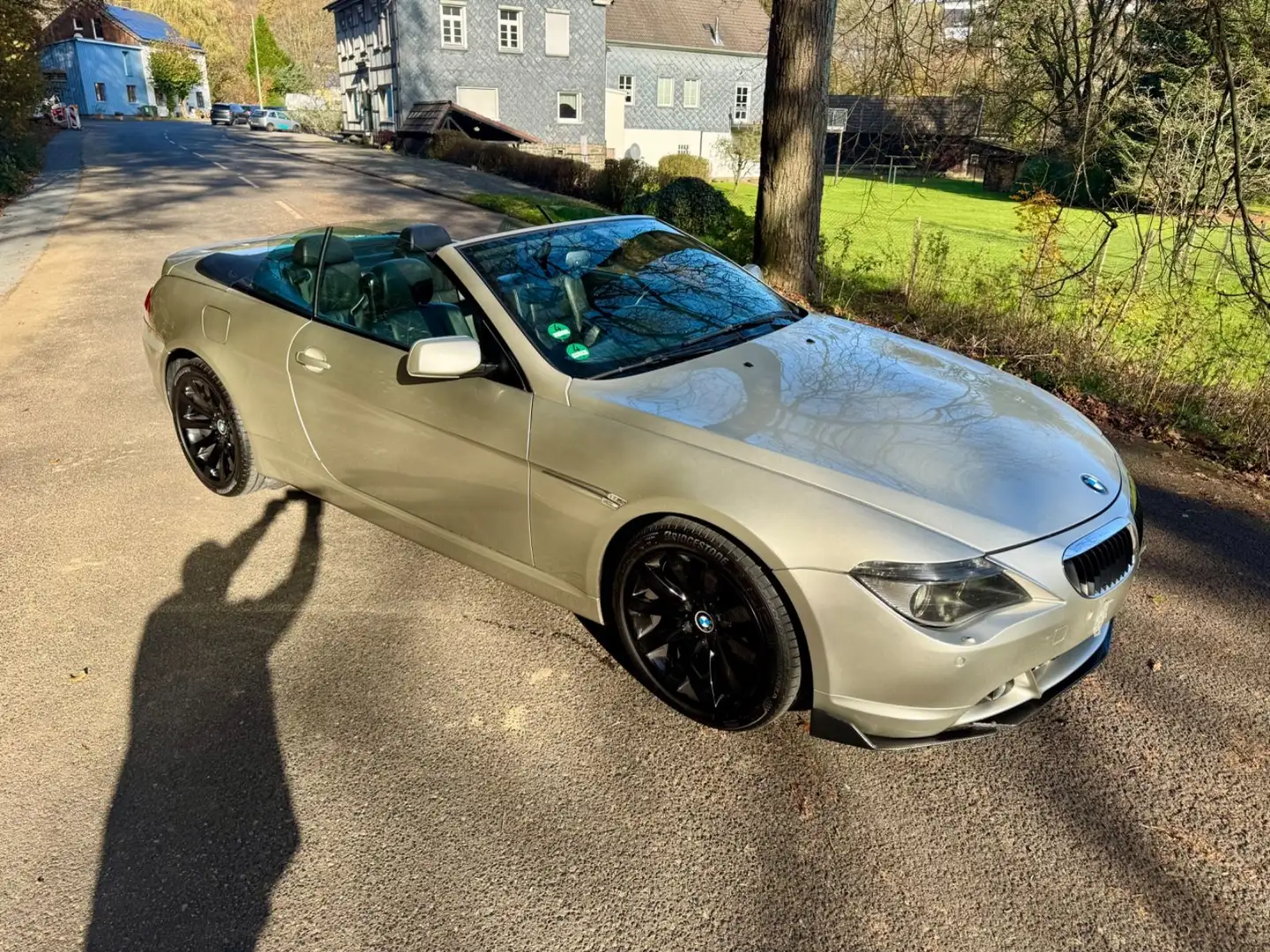 BMW 630 i CabrioAut.XenonLederNavi19ZolScheckh.M-Pake Silber - 1