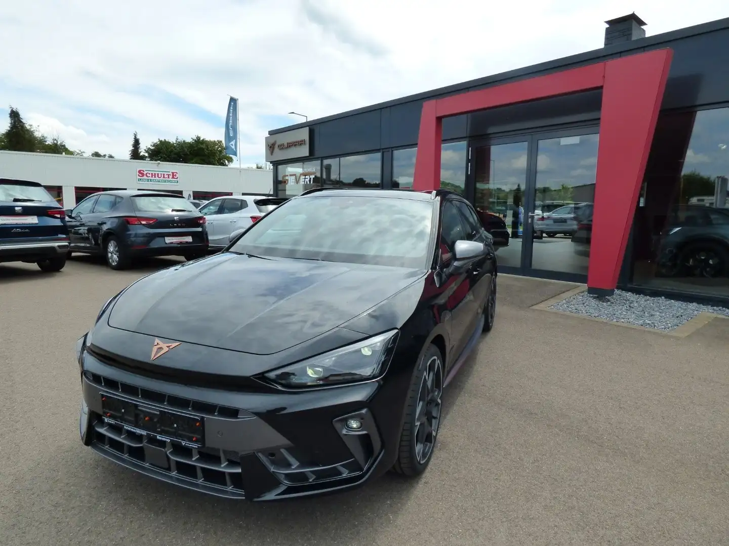 CUPRA Leon ST 1.5 eTSI DSG MATRIX PANO EDGE+DYNAMIC Schwarz - 1