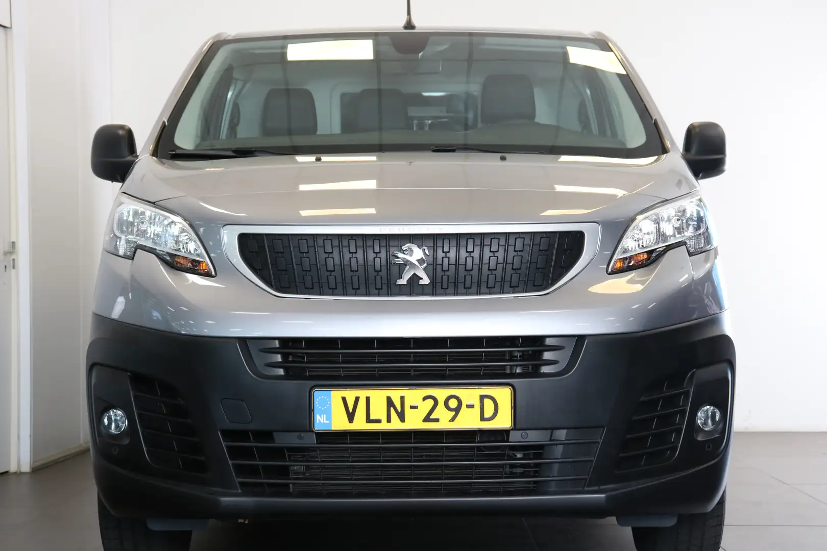 Peugeot e-Expert Standard L2 Premium 75 kWH | Navi | Airco | Camera Grijs - 2