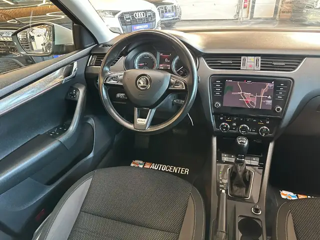 Skoda Octavia view 6