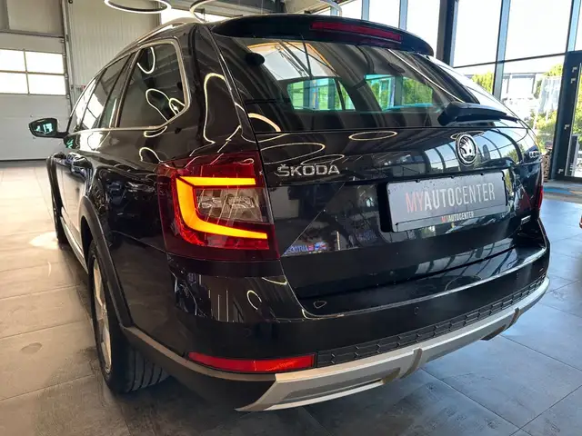 Skoda Octavia view 5