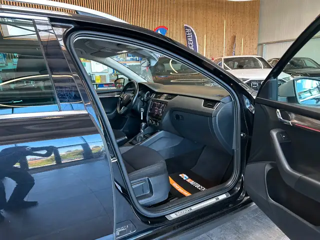 Skoda Octavia view 8