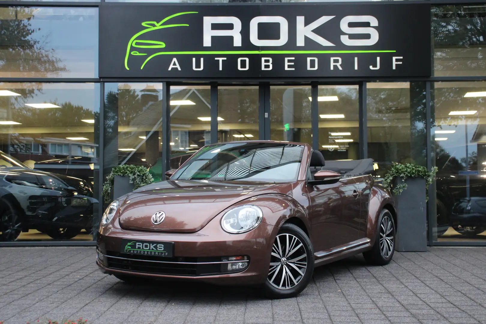 Volkswagen Beetle Cabriolet 1.2 TSI Design BlueMotion Automaat Navi/ Brun - 1