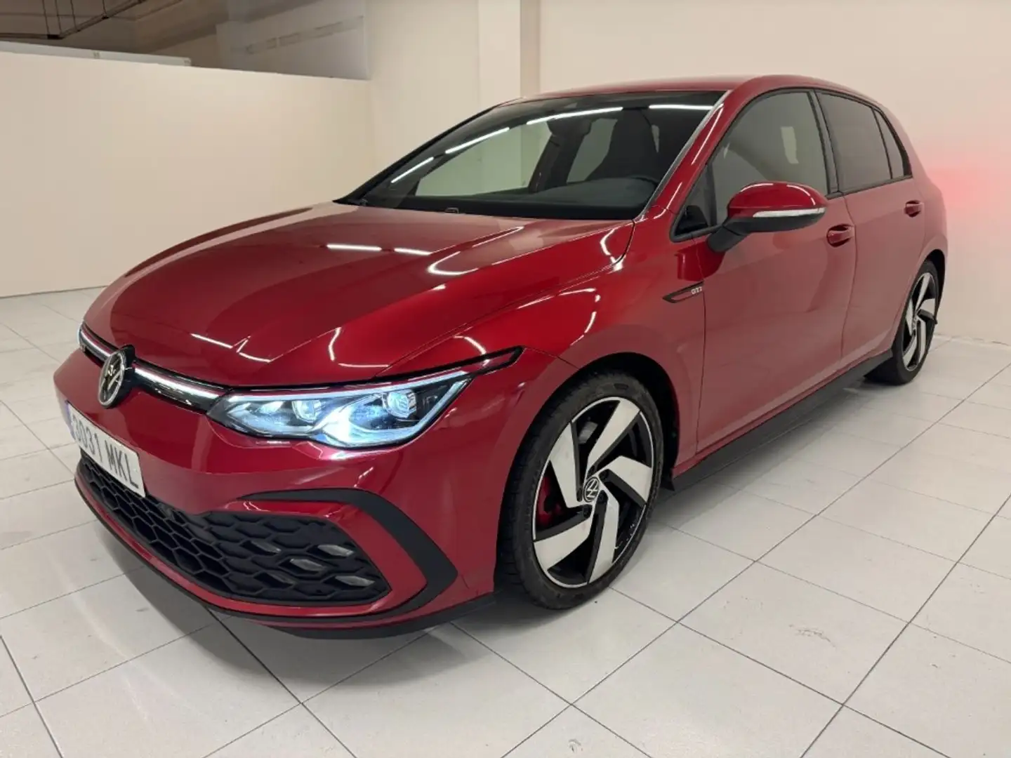 Volkswagen Golf GTI Rouge - 1