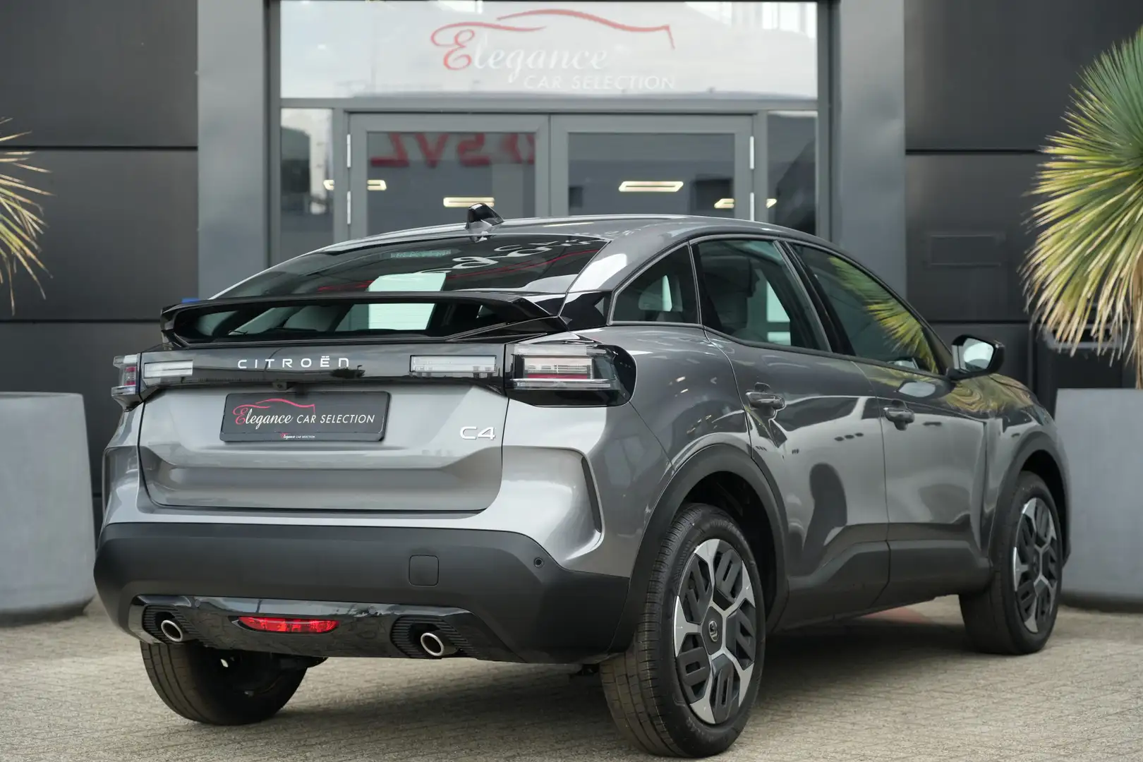 Citroen C4 1.2 Hybrid 145pk Plus 145pk Navigatie/Cruise/Camer Gris - 2