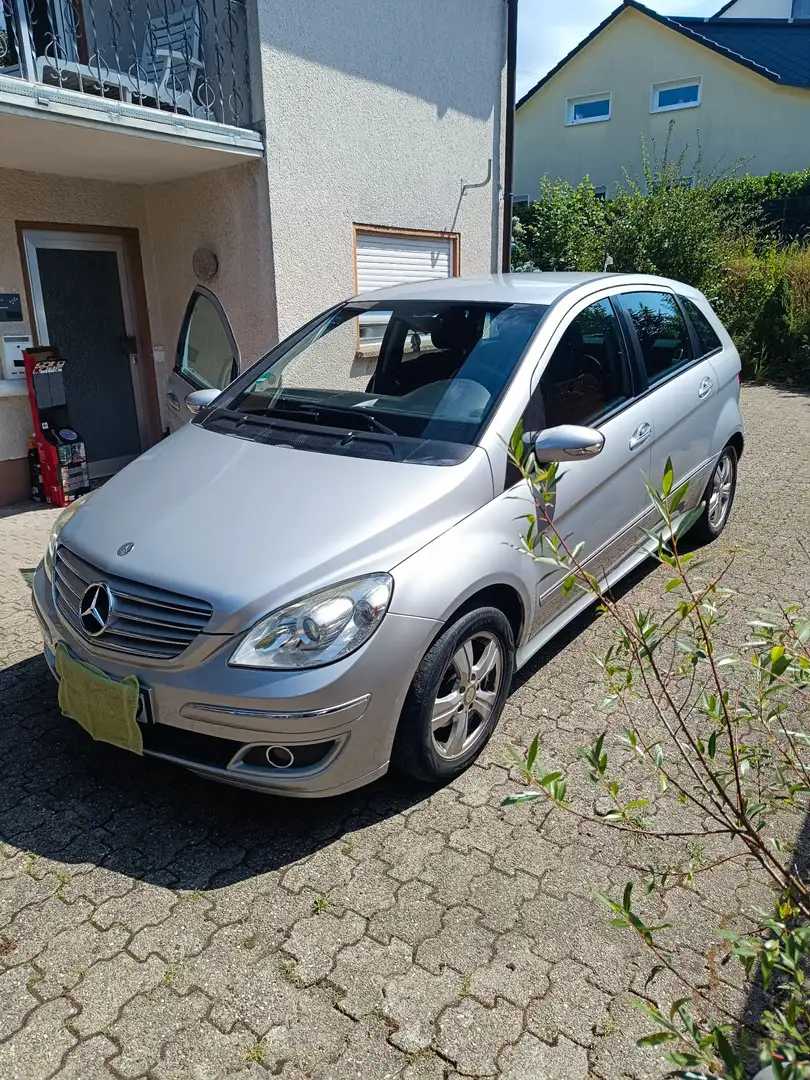 Mercedes-Benz B 170 - 1