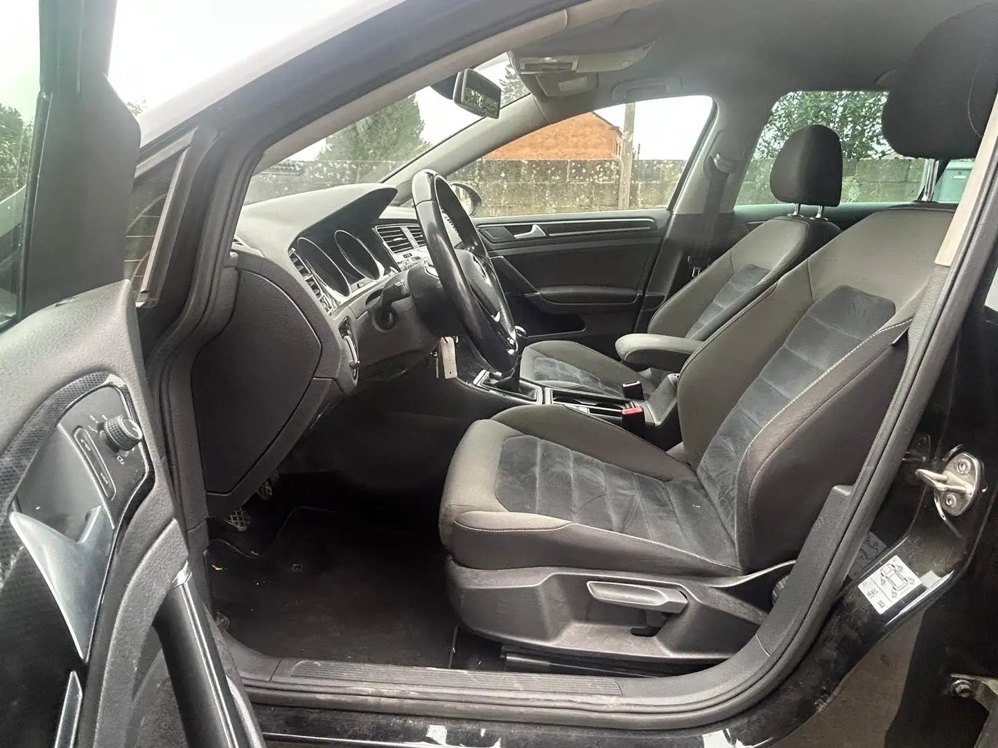 Volkswagen Golf Golf 1.2 TSI Highline R-LINE NAVIGATION/CLIMA AUTO Zwart - 2