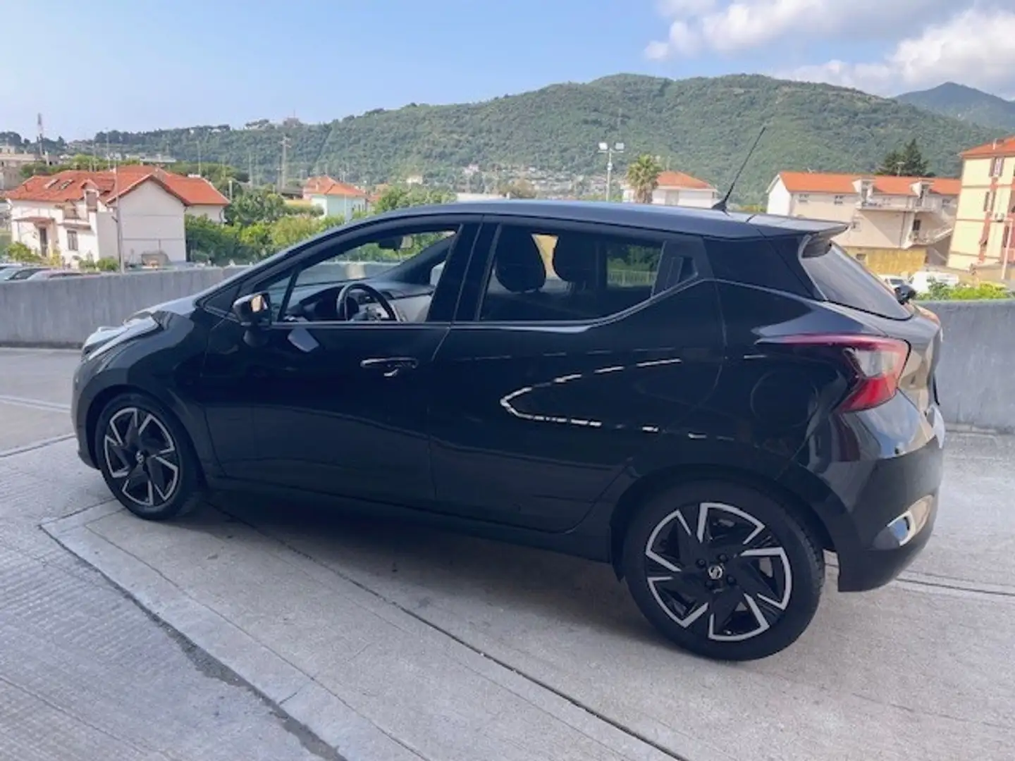 Nissan Micra IG-T 92 Xtronic 5 porte Tekna Noir - 2