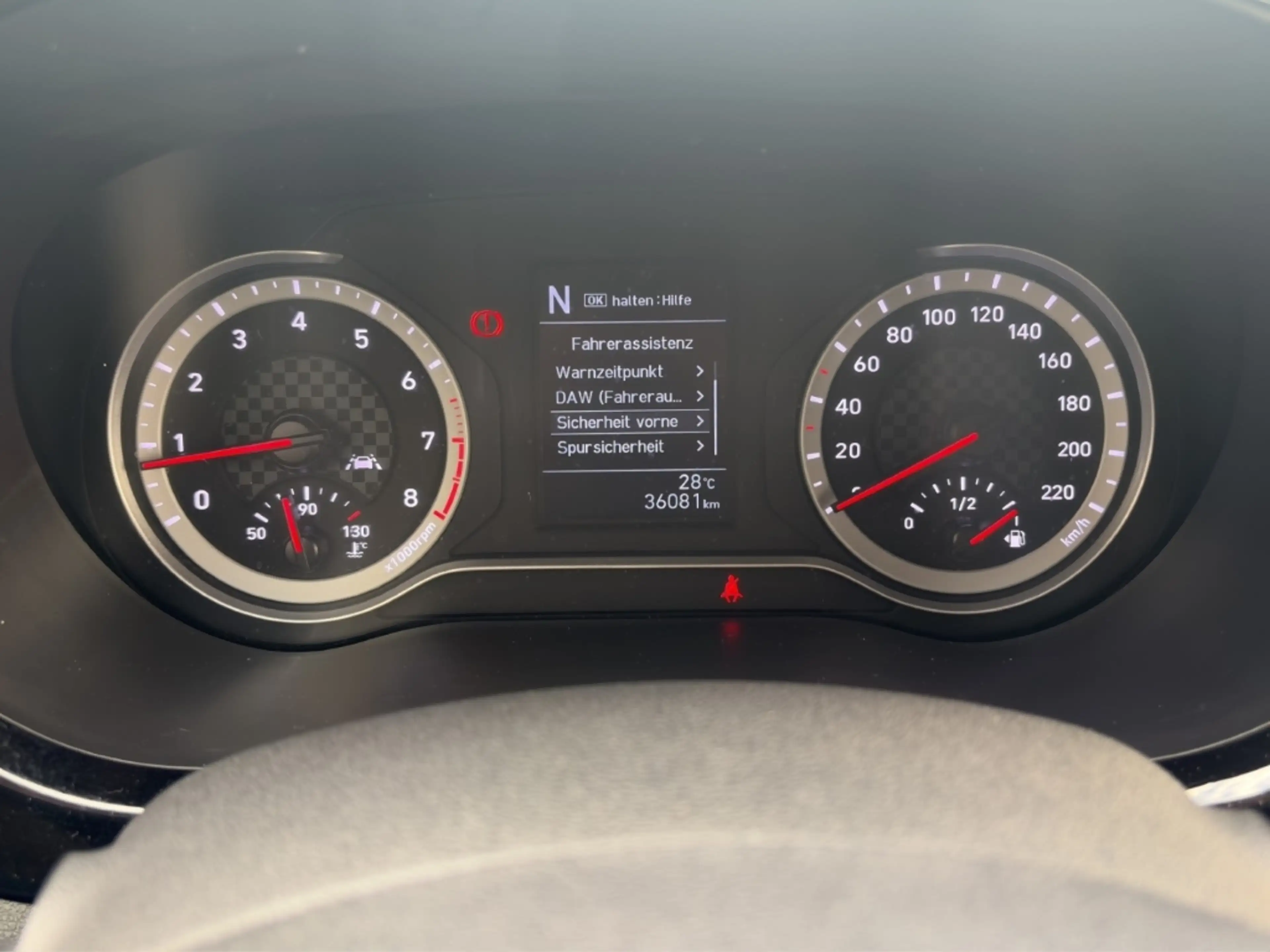 Hyundai i10 TREND 1.2 Automatik *CARPLAY*SITZHZG*KLIMA* — photo 12