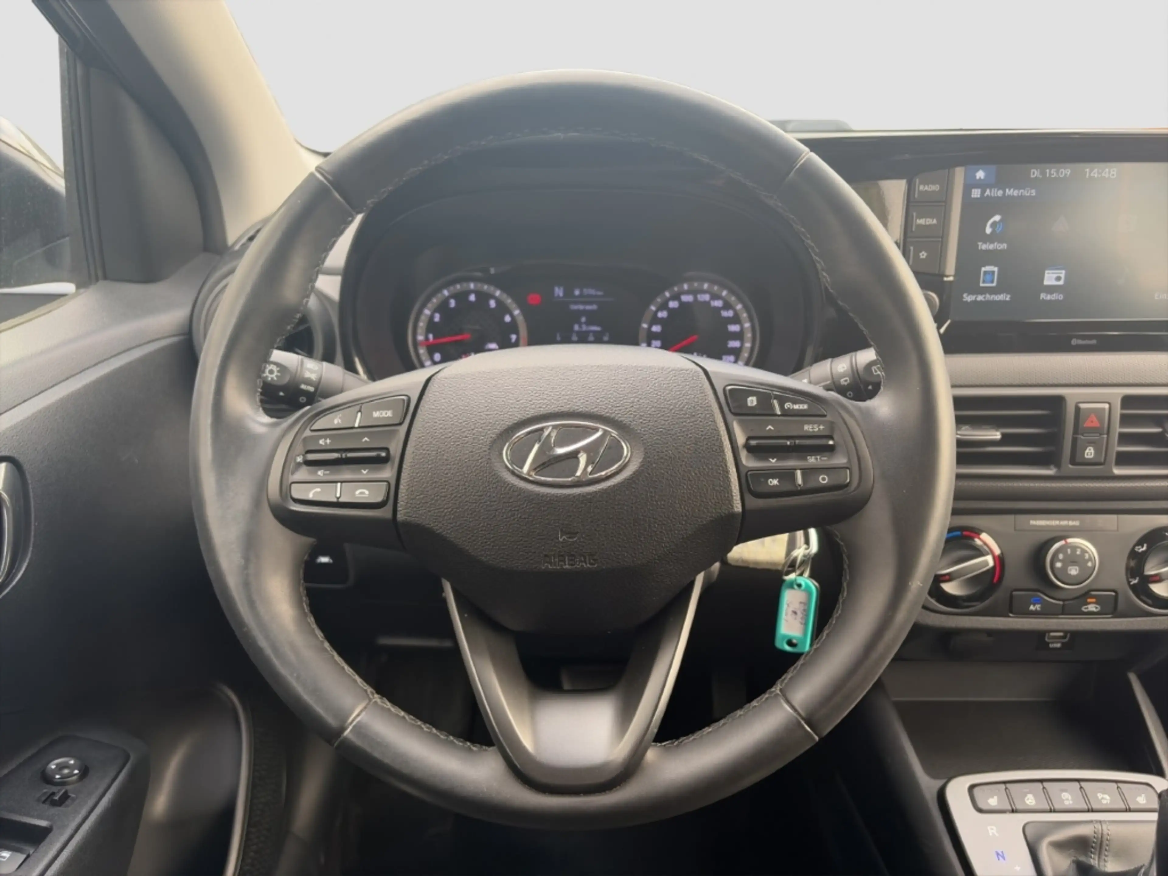 Hyundai i10 TREND 1.2 Automatik *CARPLAY*SITZHZG*KLIMA* — photo 11