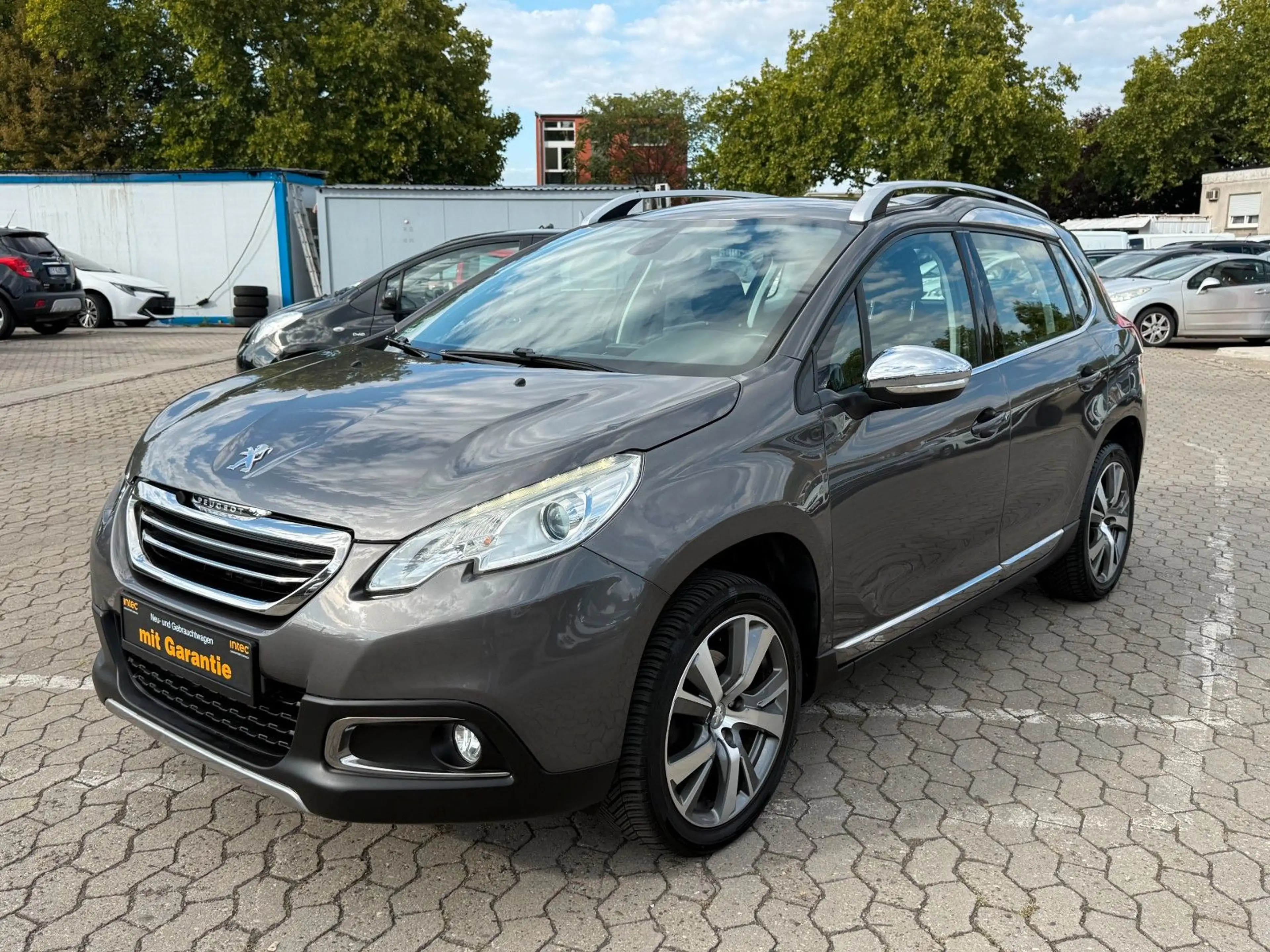 Peugeot 2008 AllURE / AUTOMATIK / KLIMA / UNFALLFREI / — photo 9