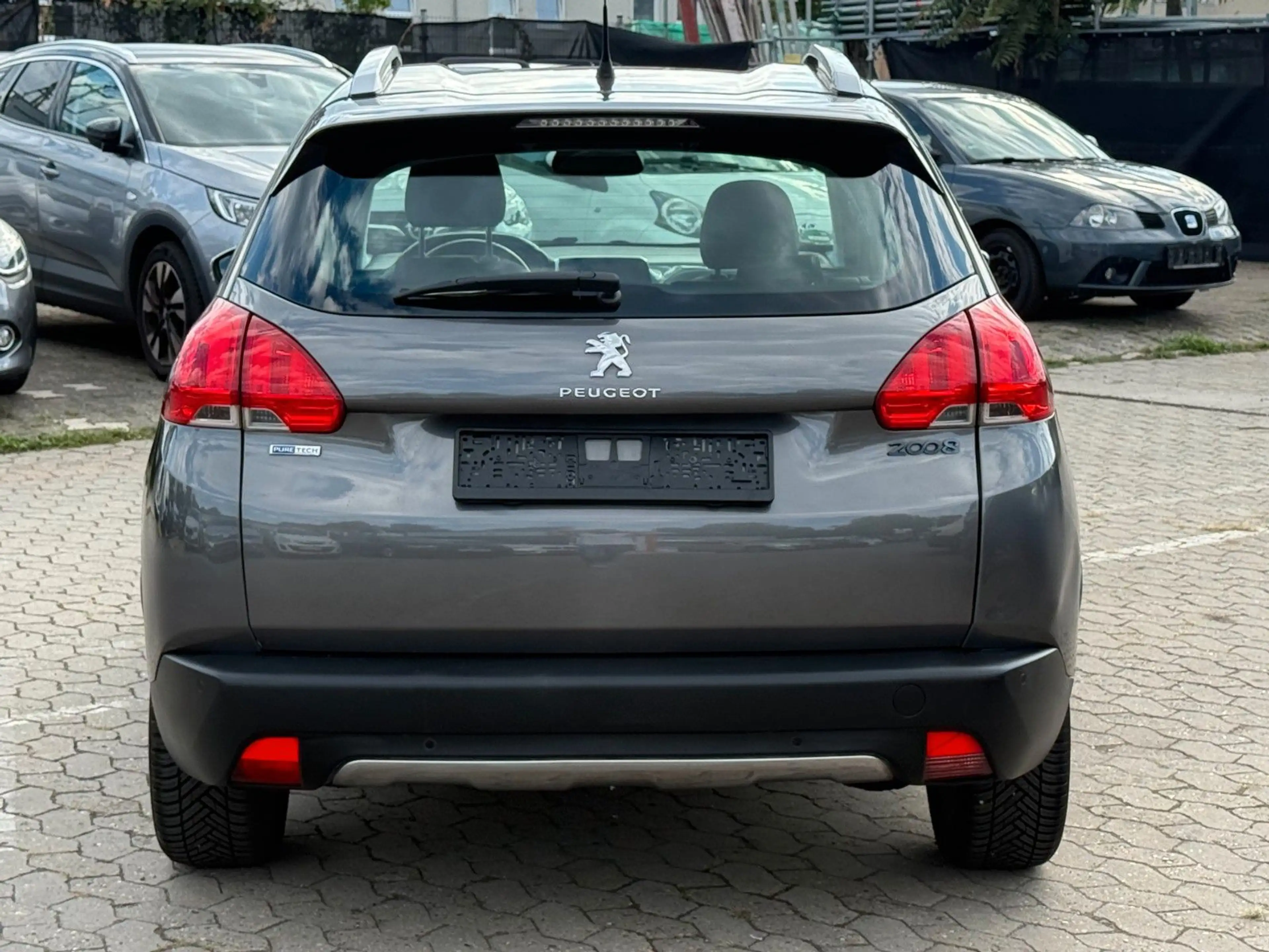 Peugeot 2008 AllURE / AUTOMATIK / KLIMA / UNFALLFREI / — photo 8