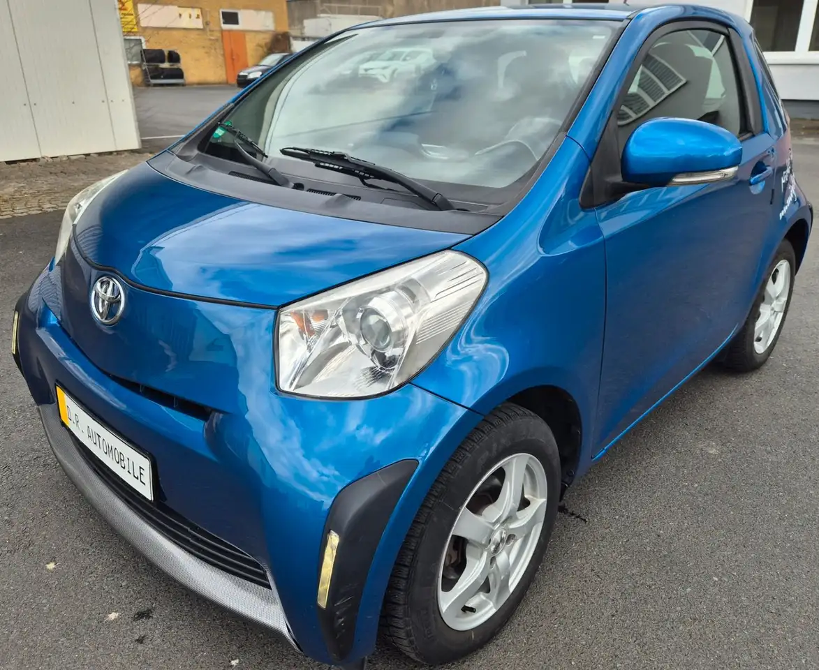 Toyota iQ