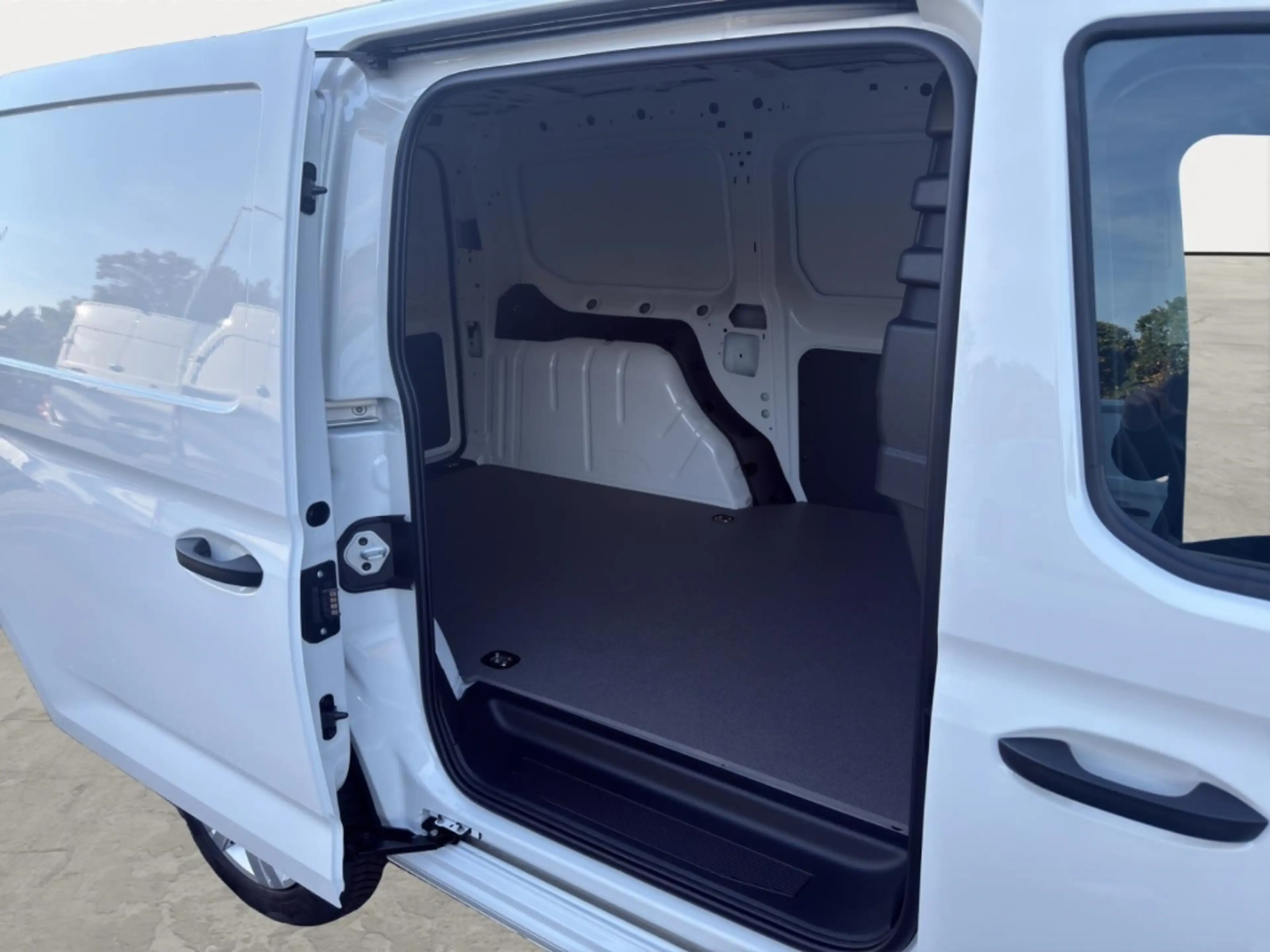 Volkswagen Caddy Der neue Cargo Motor 2,0 l TDI EU6 SCR 75 kW Getr — photo 12