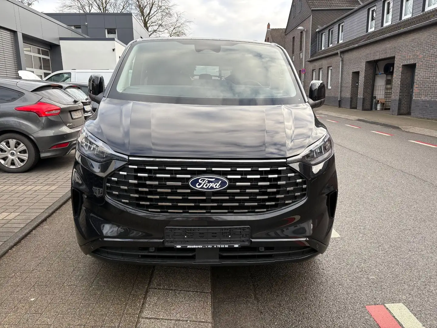 Ford Tourneo Custom L1 Titanium /Automatik/8Sitze Schwarz - 2