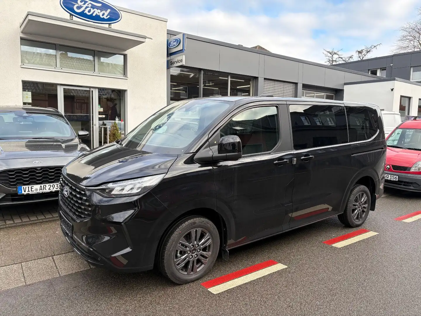 Ford Tourneo Custom L1 Titanium /Automatik/8Sitze Schwarz - 1