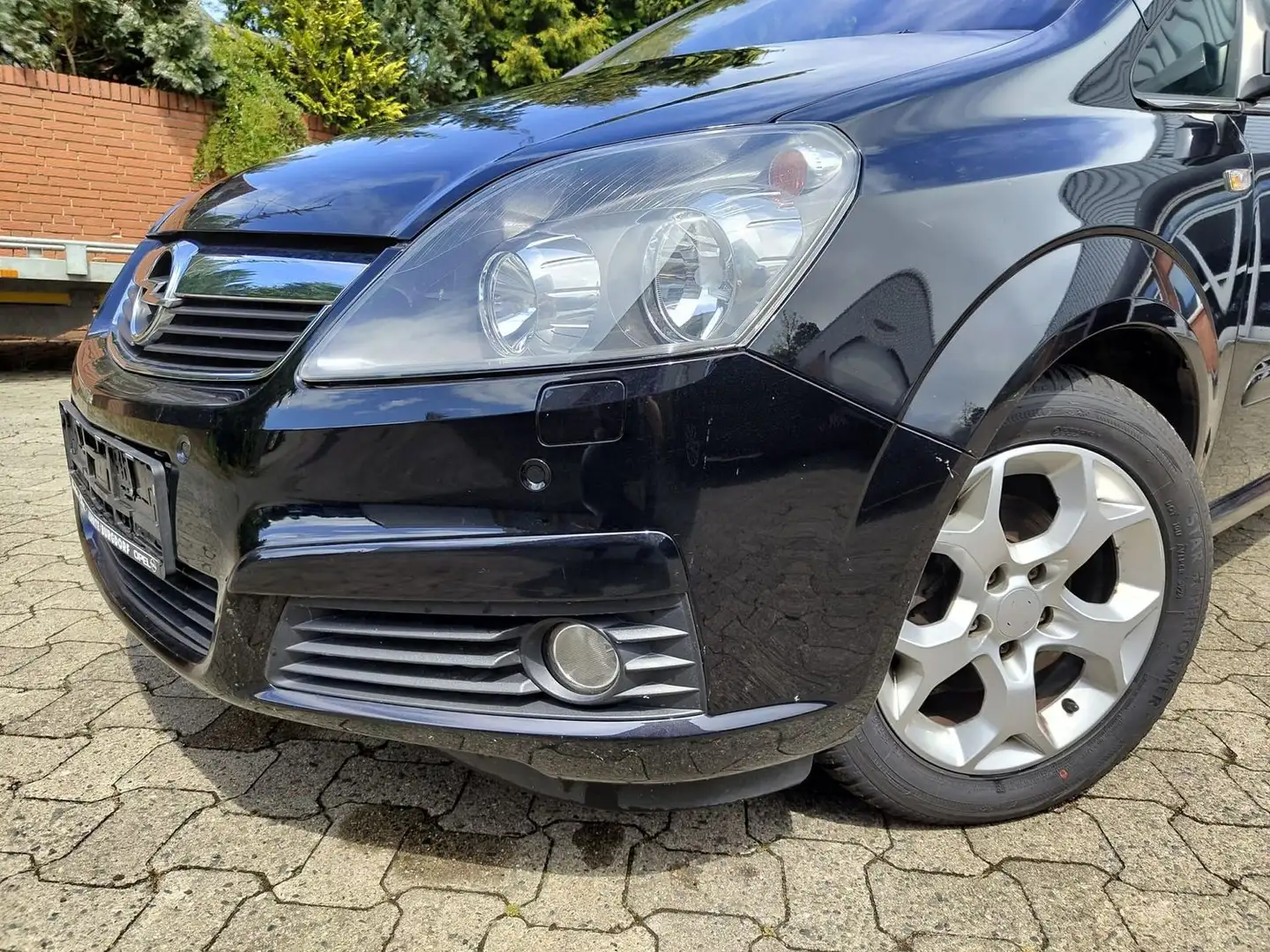 Opel Zafira 1.8 *7-Sitzer*AHK*PDC*Klima*TÜV-NEU* Zwart - 2