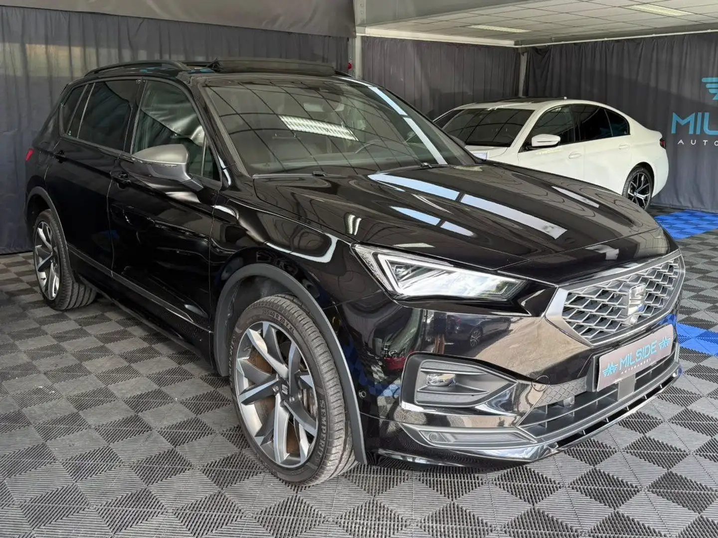 SEAT Tarraco FR 4Drive,7 SITZ,PANO,VIRTUAL TACHO,AHK,AMBIENTE Schwarz - 1