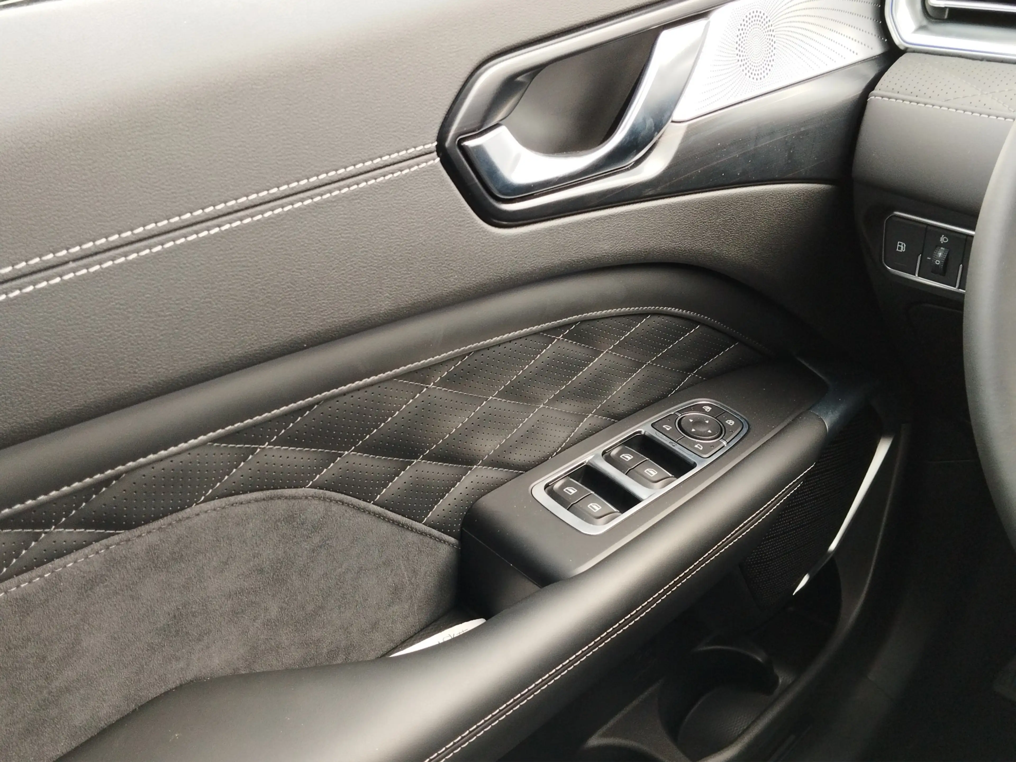 GWM WEY 03 2.0 PHEV Luxury 360°*ACC*AUT*Alcant.*HUD — photo 12