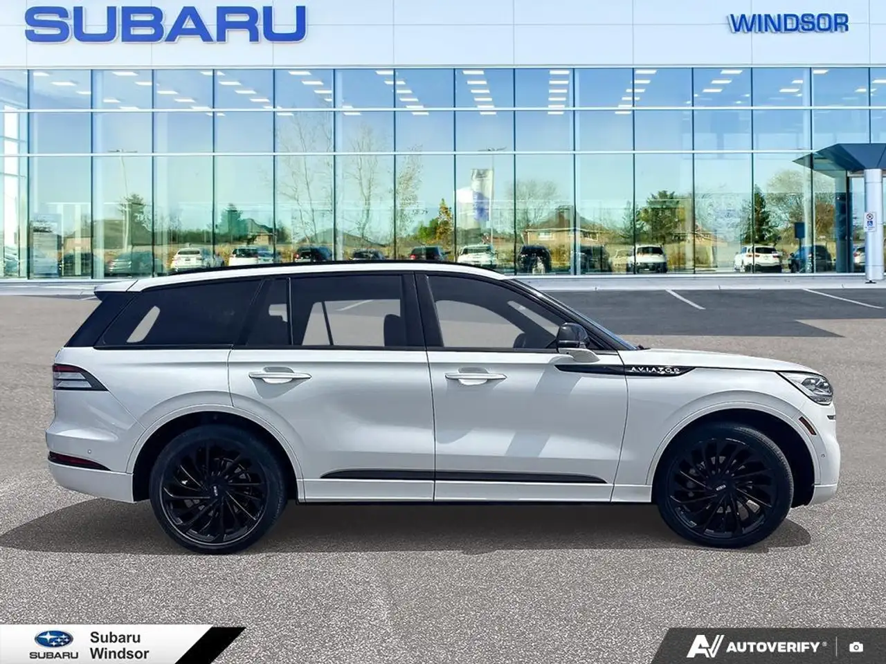Lincoln Aviator снимка Lincoln Aviator