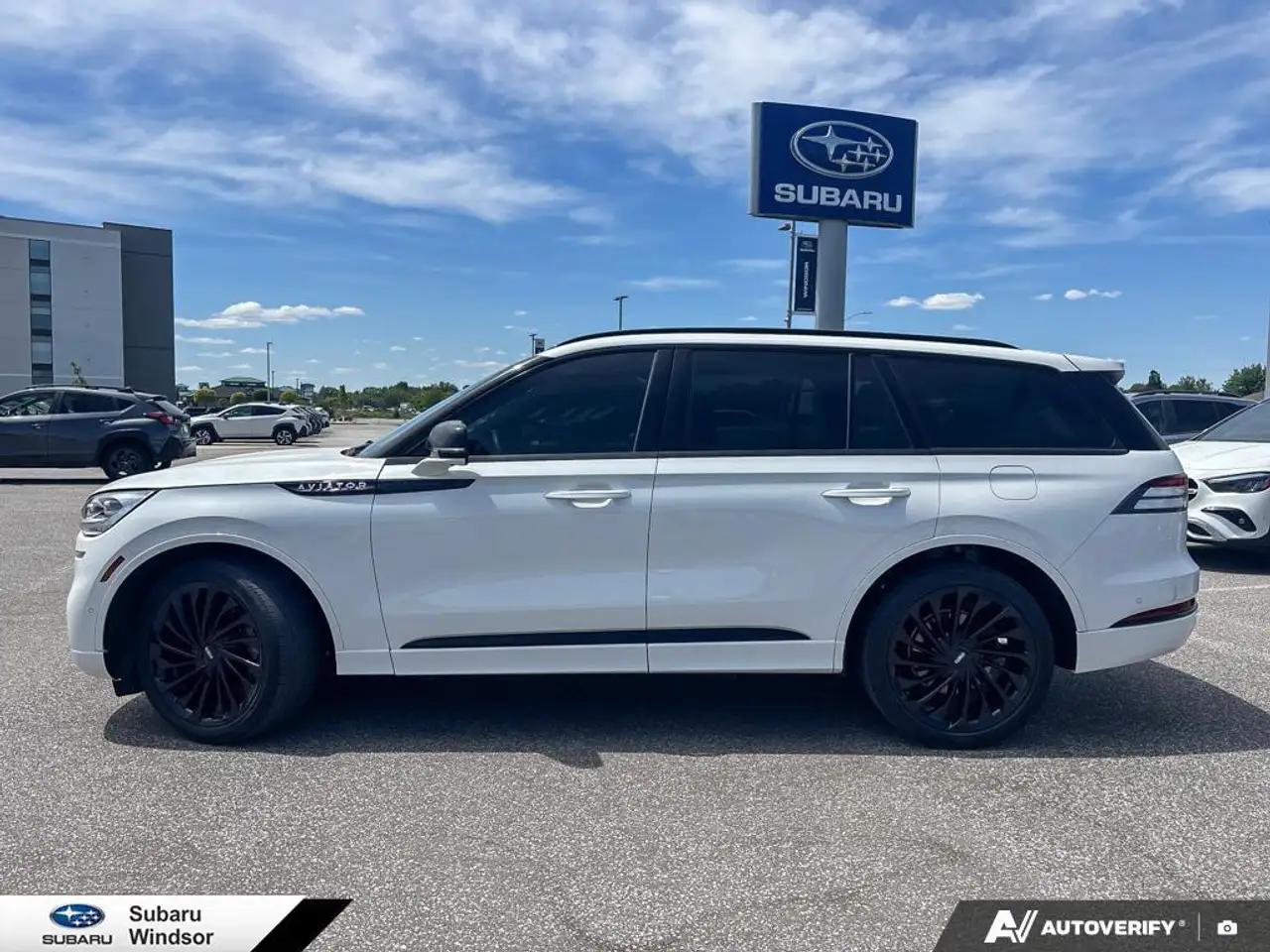 Lincoln Aviator снимка Lincoln Aviator