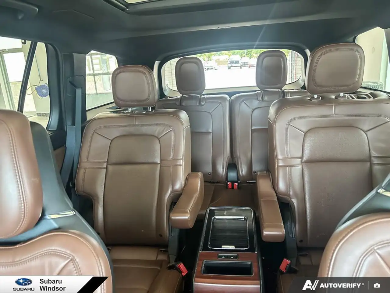 Lincoln Aviator снимка Lincoln Aviator