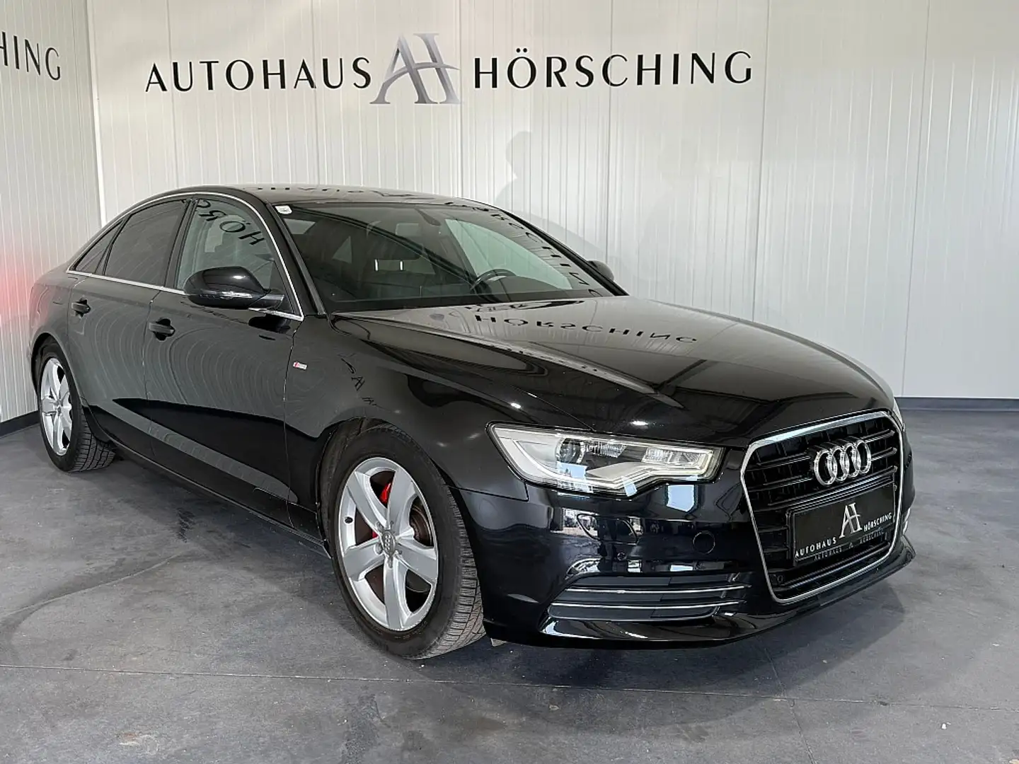 Audi A6 /// S-Line /// 2,0 TDI ultra s-tronic Schwarz - 1