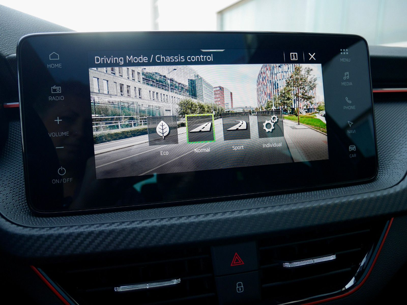 Skoda Scala 1.5 TSI DSG Monte Carlo+Matrix+5J Garantie — photo 42