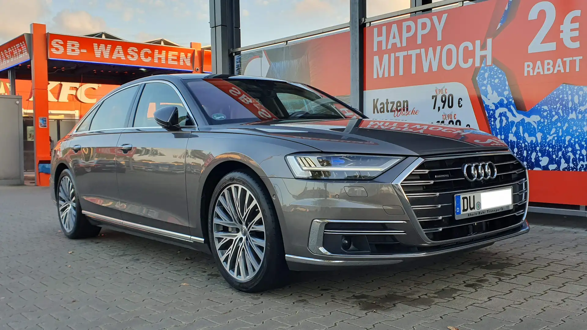 Audi A8 A8 L 55 TFSI quattro tiptronic Grau - 1