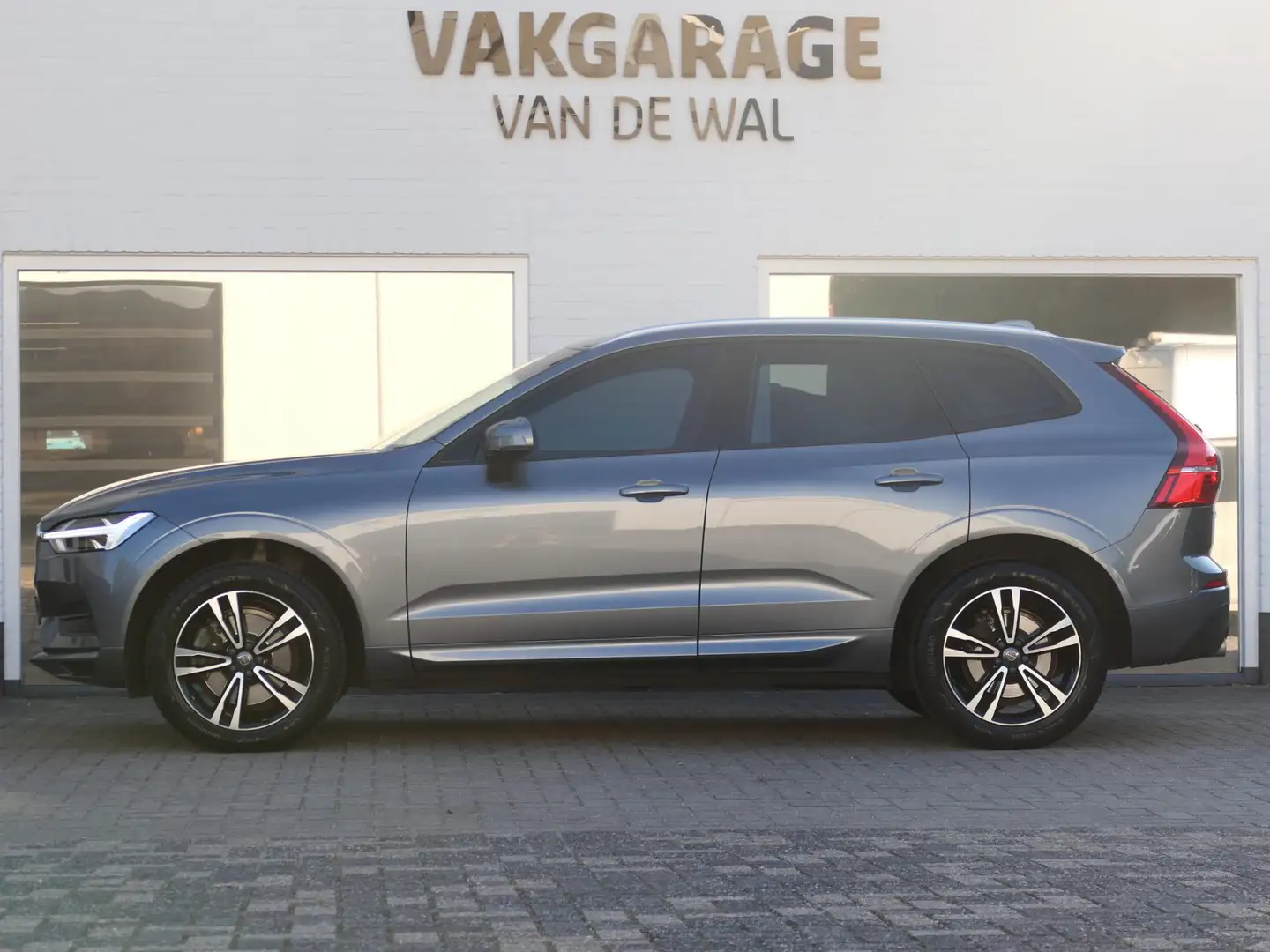 Volvo XC60 2.0 T4 Inscription | Elektrisch uitklapbare trekha Grijs - 2