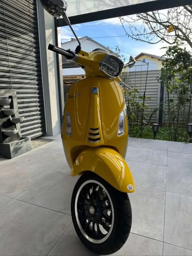 Vespa Sprint 50 Gelb - 1