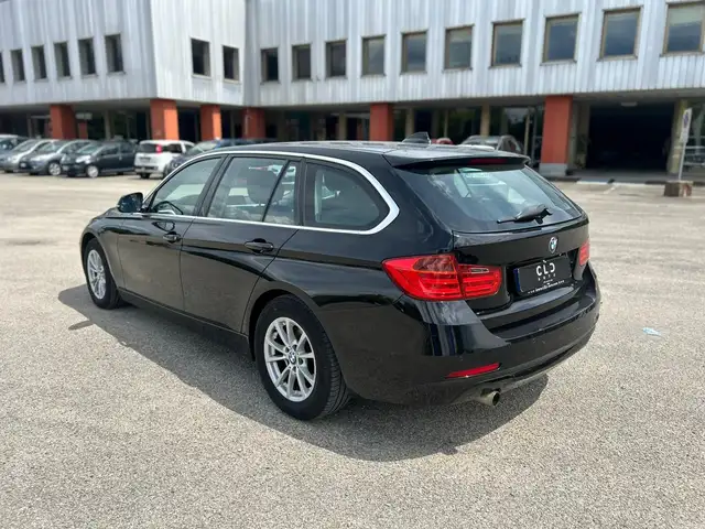 BMW 3 Series view 6
