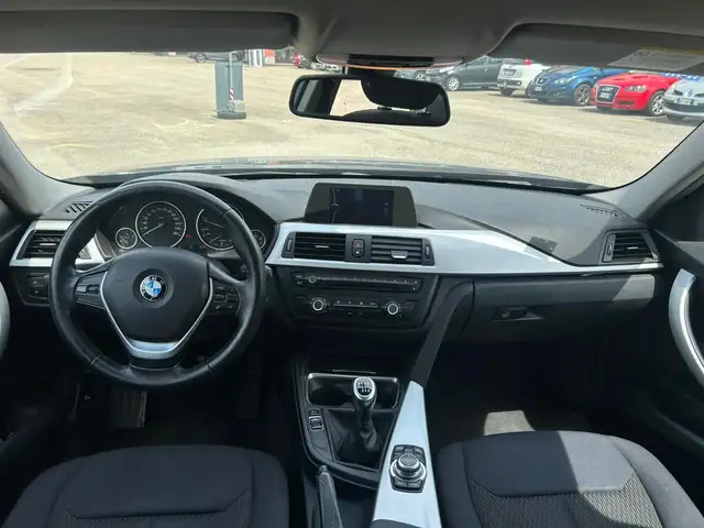 BMW 3 Series view 13