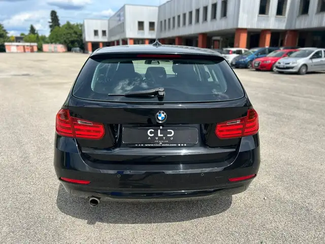 BMW 3 Series view 5