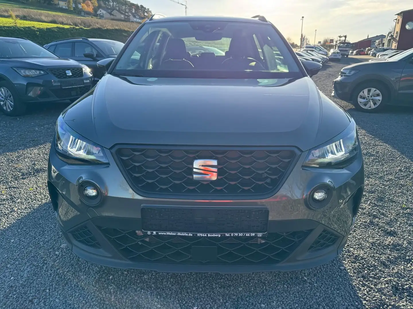 SEAT Arona 1.0 TSI *DSG*STYLE*PDCHI*DAB*TEMPOMAT*FRON Grau - 2